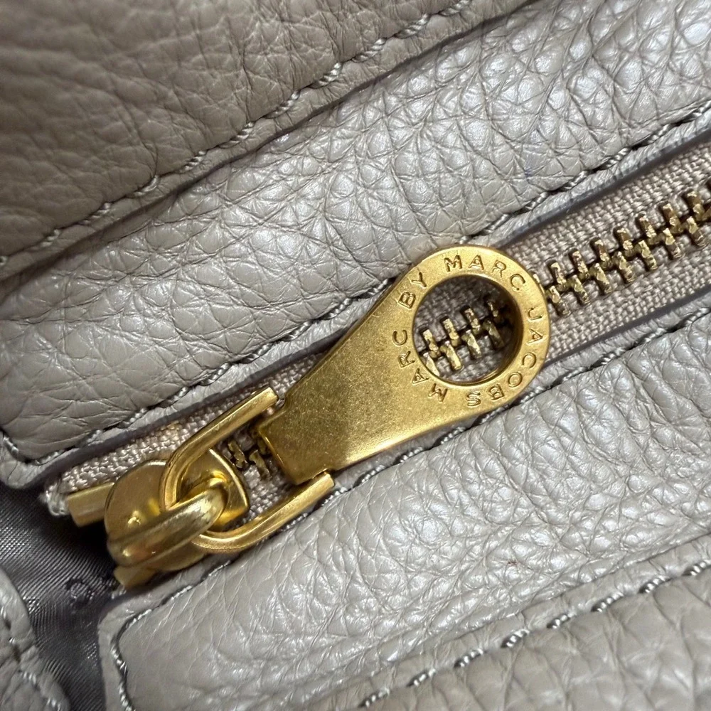 Marc by Marc Jacobs Too Hot To Handle Grey Gold Leather Satchel Handbag Purse - Picture 11 of 15